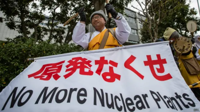 东日本大地震引起福岛核事故后，日本社会对执政自民党推动了几十年的核电政策出现了广泛质疑和反对