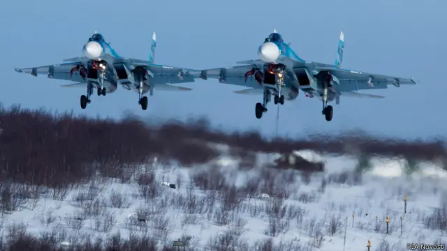 Истребители в небе