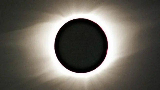 بہت سے ماہرینِ فلکیات اور شوقین افراد نے اس منظر کو دیکھنے کے لیے جگہوں کا انتخاب کیا تھا