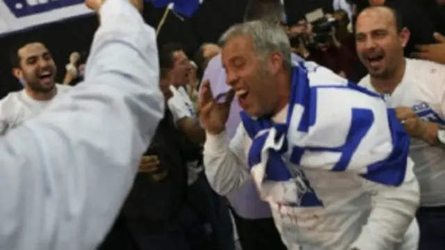 चुनाव पूर्व सर्वेक्षण ग़लत साबित हो गए.