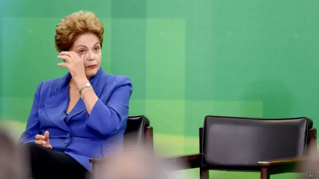 Presiden Brazil, Dilma Rousseff, mengumumkan paket rancangan undang-undang anti-korupsi menyusul unjuk rasa yang menuntutnya mundur.