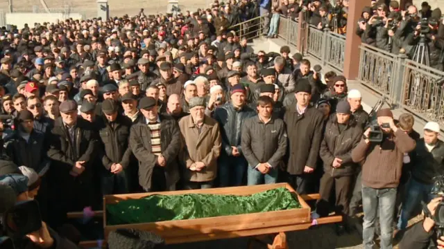 Решат Аметов пропал еще в марте прошлого года. Через несколько дней его нашли мертвым. Результатов расследования нет до сих пор