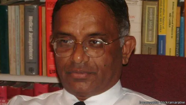 ''පළාත් සභාවලට පමණක් බලය දිය යුතුයි කියලා මම හිතන්නෙ නැහැ. මගේ පෞද්ගලික මතය තමයි පළාත් පාලන ආයතනවලටත් බලය දිය යුතුයි''