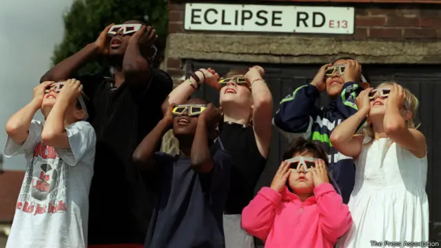 У Великій Британії вже випрбовують спеціальні окуляри