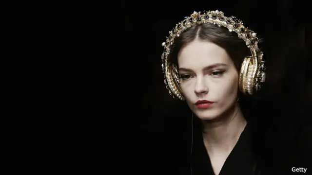 Modelo con diseño de Dolce & Gabbana