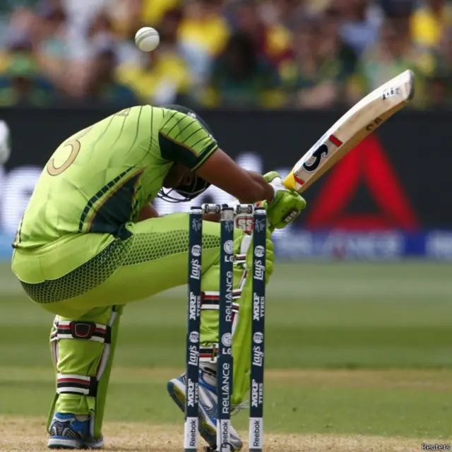 پاکستانی بلے بازوں کے پاس تیز اور شاٹ پچ گیندوں کا کوئی جواب نہ تھا