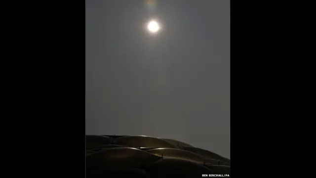 سورج گرہن ابتدائی مرحلوں میں مغربی برطانیہ کے علاقے کارنوال سے گزرا۔