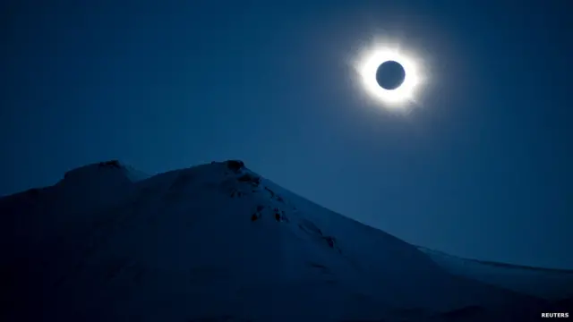 ناروے میں سورج گرہن کا ایک نظارہ۔