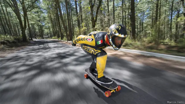 La excusa fue resaltar las características de la gama de relojes que le dio nombre a la exposición, como el tiempo y la distancia, dos elementos cruciales para Gerardo Moreno sobre su tabla.