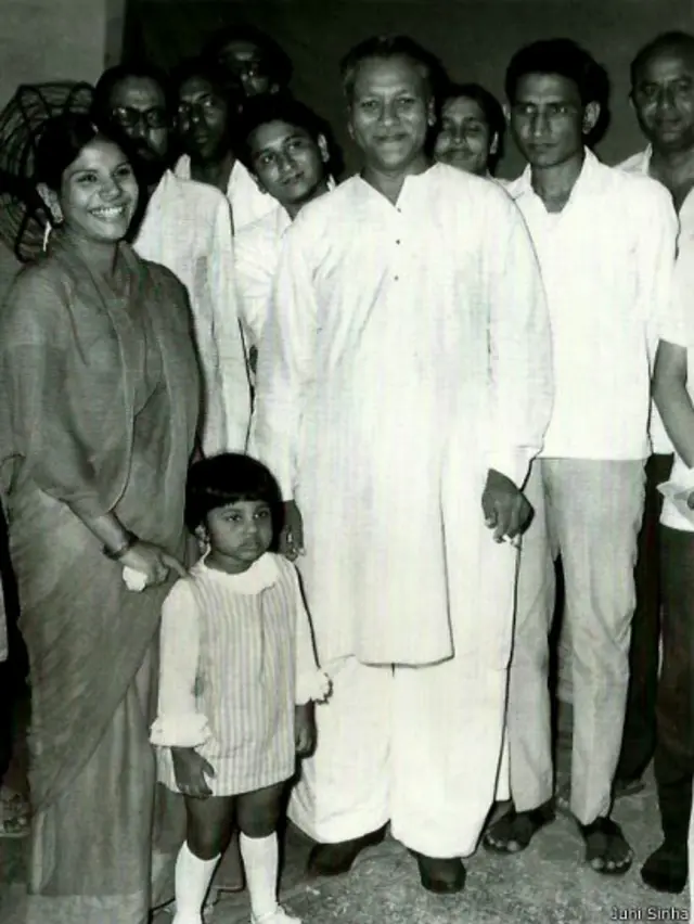 उस्ताद बिस्मिल्लाह ख़ाँ के साथ जूही सिन्हा.