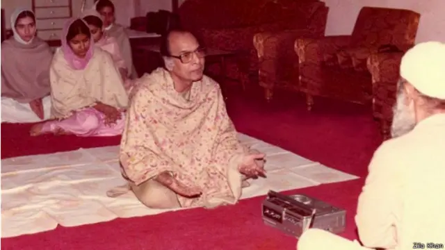 विलायत ख़ान, ज़िला ख़ान