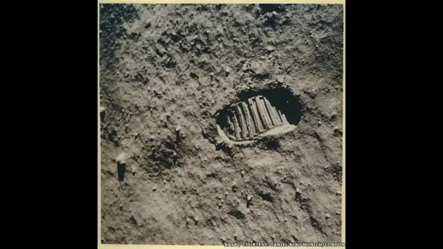 НАСА. "Аполлон-11". "Отпечаток ноги Базза Олдрина на поверхности Луны". 21 июля 1969 года.