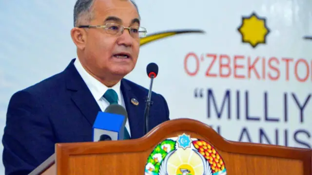 57 yoshli Akmal Saidov O‘zbekistonning inson haqlari bo‘yicha bosh muzokarachisi. U Tashabbus guruhidan nomzod. 2007 yildagi prezidentlik saylovlarida 4 nomzod orasida 4-o‘rinni egallagan. Kasbi huquqshunos