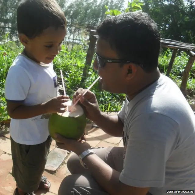 ذاکر حسین نے 2003 میں اپنا گھر بار، بیوی بیٹا چھوڑ کر سنگاپور کی تعمیراتی کمپنی میں ملازمت کے لیے سفر اختیار کیا۔