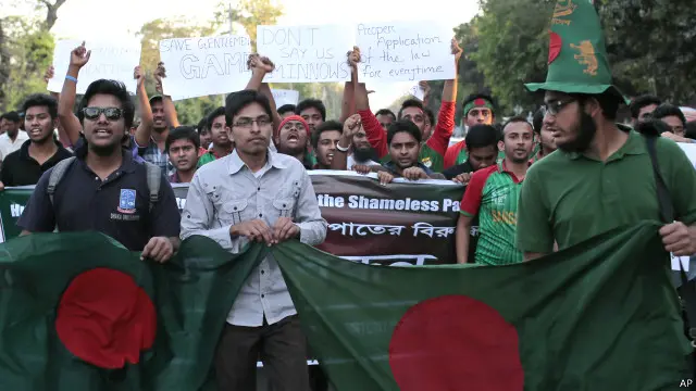 بھارت اور بنگلہ دیش کے درمیان کوارٹر فائنل میں علیم ڈار نے فاسٹ بولر روبیل حسین کی گیند نوبال قرار دے دی تھی۔ بنگلہ دیش میچ ہار گیا جس پر ان کے خلاف احتجاجی مظاہرے کیے گئے