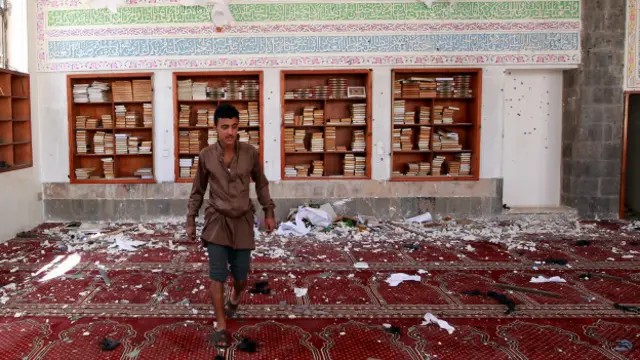 Внутри мечети