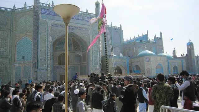 په دې وروستیو کلونو کې، د نوروز په ورځ د مزارشریف په ښار کې، افغان چارواکي مهمو سیاسي مسالو ته اشاره کوي.