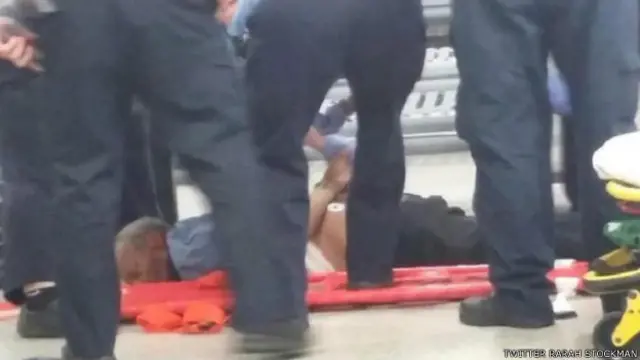 نقل المهاجم إلى المستشفى لإجراء عملية جراحية بعد الحادث 