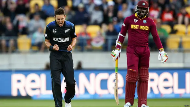 نیوزی لینڈ کی جانب سے ٹرینٹ بولٹ نے چار کھلاڑی آؤٹ کر کے ویسٹ انڈیز کی سیمی فائنل میں پہنچنے کی امیدیں توڑ دیں۔