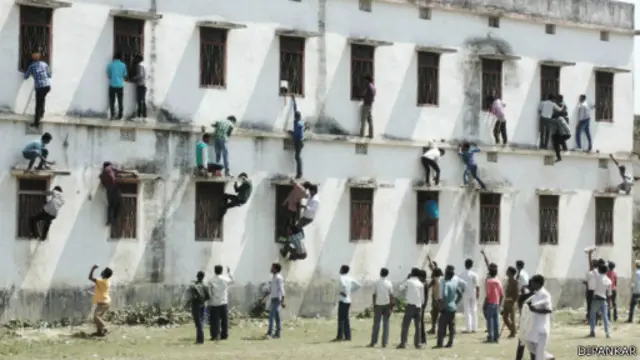 有人稱《多啦A夢》與印度作弊文化有關。