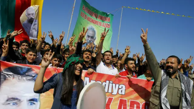 На праздновании в Дьярбакир