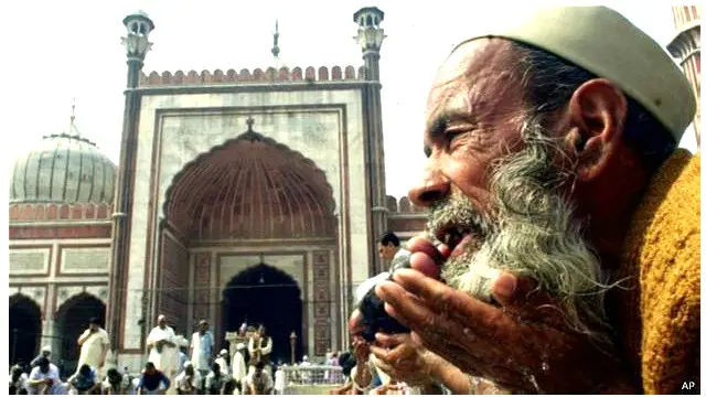 پی اے سی کو اکثر مسلمانوں کے خلاف تعصب سے کام لینے کے الزامات کا سامنا رہا ہے