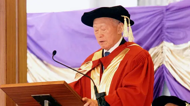 lee kuan yew dies