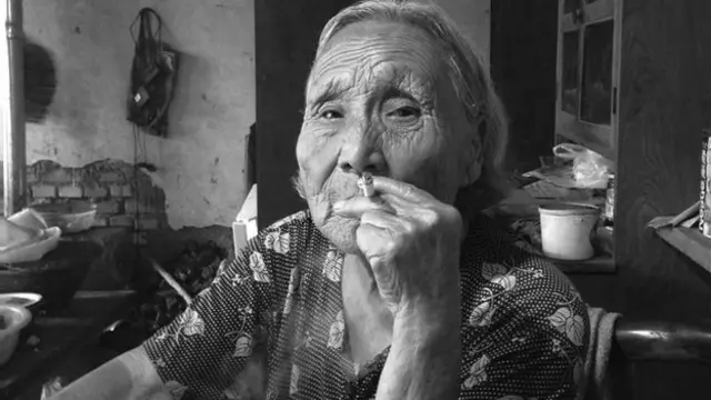 سو زی رونگ اپنے گاوں میں خوبصورت ترین پاؤں کی حامل خاتون سمجھی جاتی ہیں