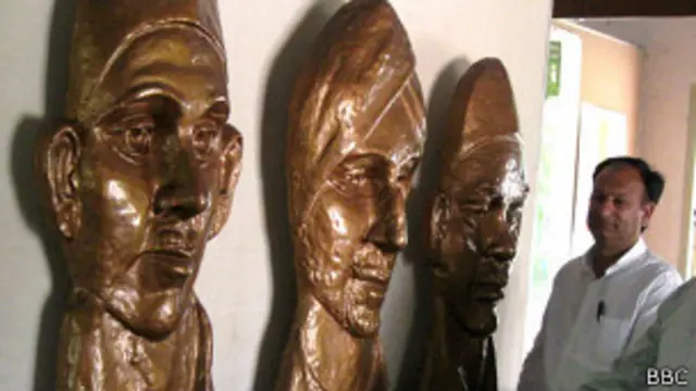 भगत सिंह, सुखदेव, राजगुरु की प्रतिमाएँ