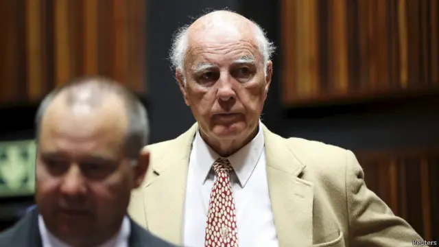 باب ہیوٹ نے پہلے آسٹریلیا اور پھر جنوبی افریقہ کی نمائندگی کی