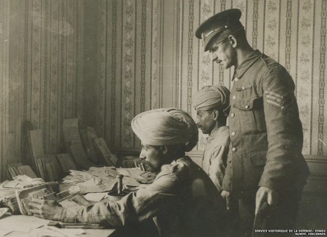 प्रथम विश्व युद्ध में ब्रिटेन की तरफ से भाग लेने वाले भारतीय सैनिक.