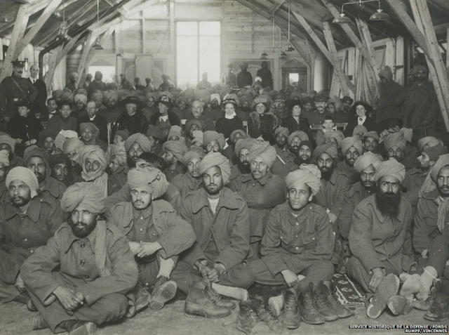 प्रथम विश्व युद्ध में ब्रिटेन की तरफ से भाग लेने वाले भारतीय सैनिक.