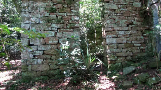這座建築廢墟位於偏遠的Teyu Cuare公園內