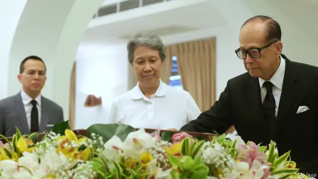 李嘉诚为李光耀致哀