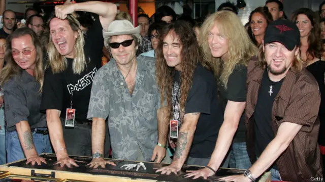 Iron Maiden dibentuk pada 1976 oleh basis Steve Harris.