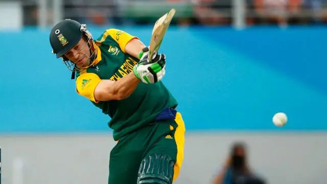 اے بی ڈی ویلیئرز لگاتار دوسری اور مجموعی طور پر تیسری بار ون ڈے کرکٹر آف دا ایئر کے فاتح قرار پائے ہیں