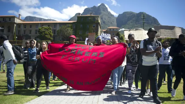 1853 میں برطانیہ کے شہر بیشپ سٹرایٹفڈ میں پیدا ہونے والاسیسل رہوڈس نوآبادیاتی نظام کا ایک بہت بڑا حامی تھا۔