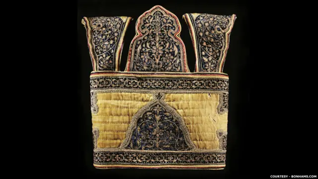 بون ہام میں ہندوستانی اور اسلامی شعبے کے سربراہ کلیئر پنہالورک کہتے ہیں: ’ٹیپو سلطان کے ہتھیار اور زرہ بکتر حیرت انگیز ہیں اور یہ بلاشبہ تاریخی اہمیت کے حامل ہیں۔ بھارت اور برطانیہ دونوں کی ان میں زبردست دلچسپی ہے کیونکہ کہ یہ ان کی مشترکہ تاریخ کا حصہ ہیں۔‘ یہ نیلامی لندن کے بون ہام میں 21 اپریل سنہ 2015 کو ہو گی۔