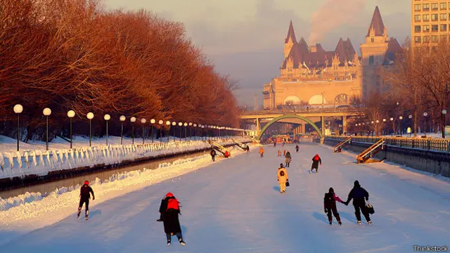 Оттава. На работу - на коньках