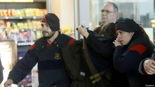 Провожавшие в испанском аэропорту