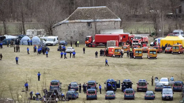 Працівници французьких рятувальних служб