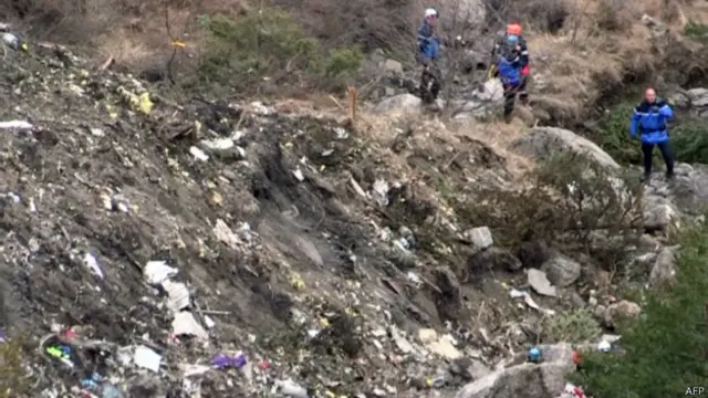 飞机坠毁原因不清楚