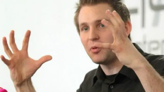 مقدمہ دائر کرنے والے کارکن میکس سکریمز کا کہنا ہے کہ اس کے دور رس نتائج برآمد ہوں گے