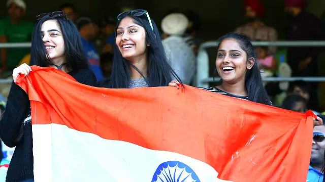 بھارت اور آسٹریلیا کے درمیان ہونے والے میچ میں بھارتی ٹیم کے مداحوں نے بڑی تعداد میں ٹکٹ خریدے ہیں