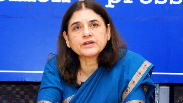 केंद्रीय मंत्री मेनका गांधी पशूओं के अधिकारों के लिए आवाज़ उठाती रही हैं. 