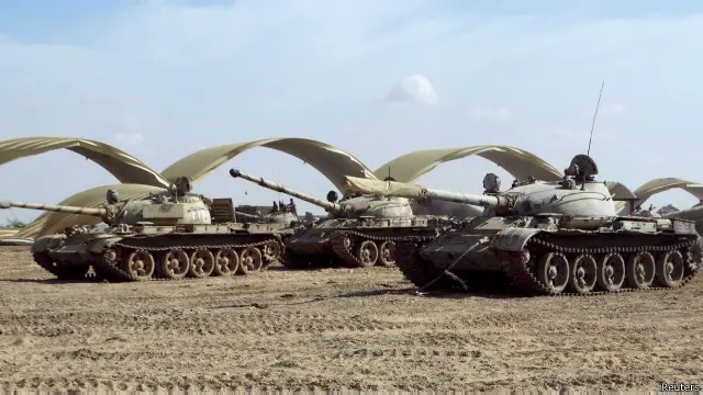 وروسته تر هغه چې حوثي یاغیانو عدن ښار ته څېرمه یوه هوايي اډه ونیوه، ولسمشر هادي له دغې اډې ایله ۶۰ کیلومتره لیرې و، خو دغه ښار یې پرېښود.