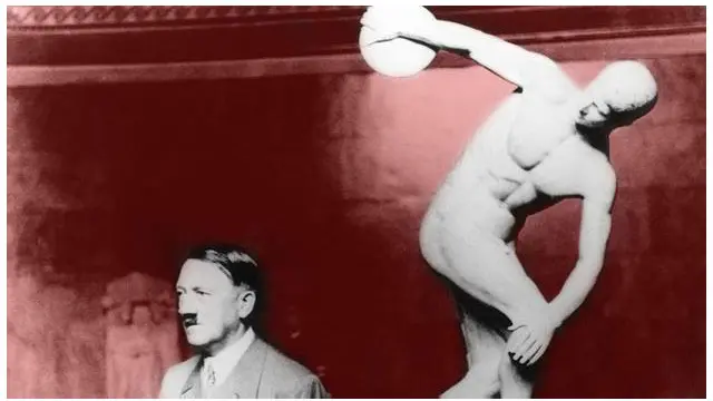 Adolf Hitler membeli tiruan Discobulus buatan Romawi yang terbuat dari marmer seharga lima juta lira di tahun 1938 dan memajangnya di museum Glyptothek di Munich (Kredit foto: Interfoto/Alamy).