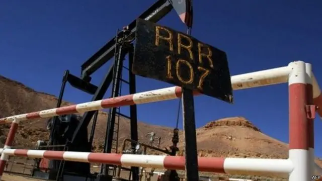 تتعرض المنشآت النفطية إلى هجمات متكررة من الجماعات المسلحة