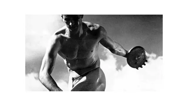 Nazi Jerman terinspirasi oleh Yunani dan Romawi Kuno, dan Discobulus ditampilkan dengan mencolok dalam adegan pembukaan film karya Leni Riefenstahl, Olympia (Kredit foto: Tobis-Filmverleith).