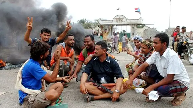 قسم من القوات اليمنية يدعم الحوثيين والقسم الآخر يدعم الريس هادي